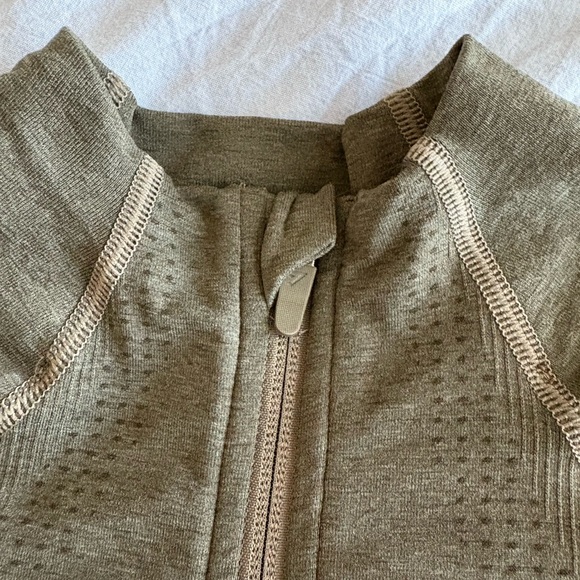 Gymshark Vital Seamless 2.0 Midi Zip Up Jacket - Base Green Marl - Picture 4 of 9